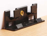 Plastový klip k MDF lište